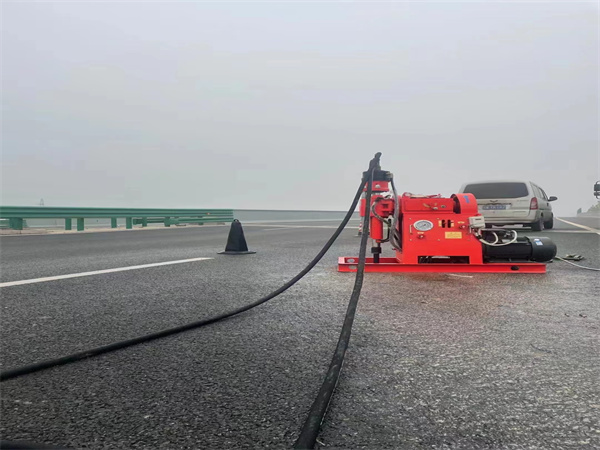 立山马路路基路面开裂下沉注浆加固灌浆